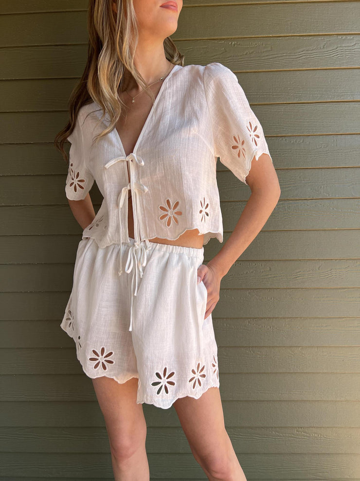 Floral Linens Short - Off White