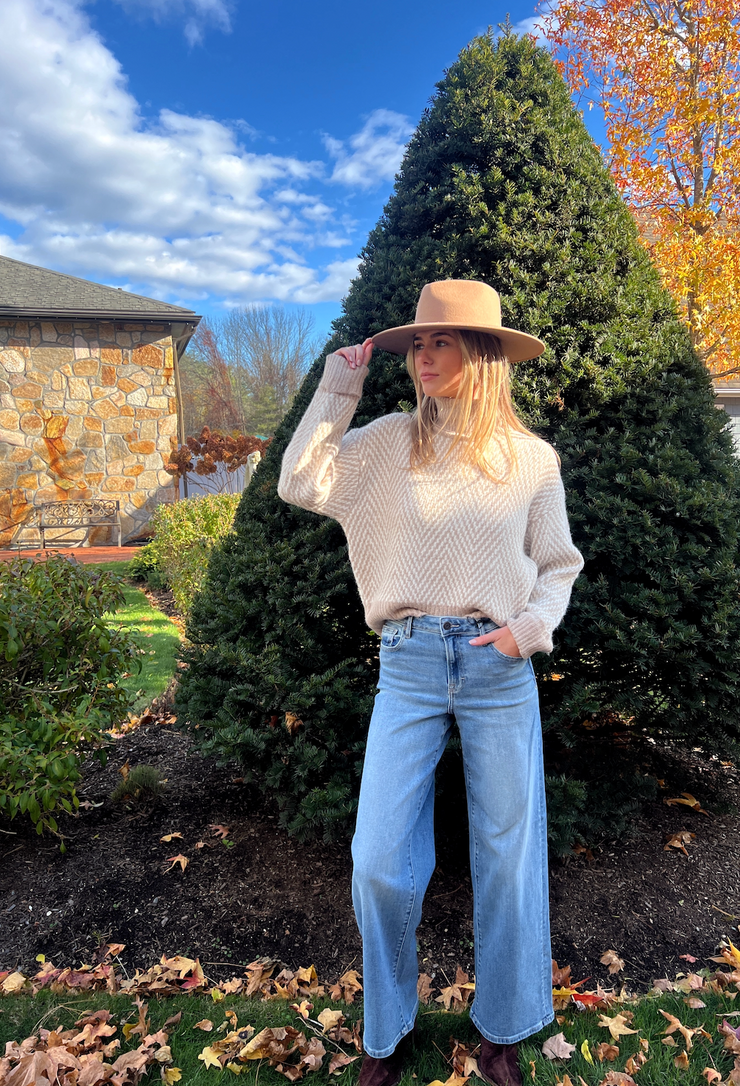 BALKAN FUNNEL NECK SWEATER