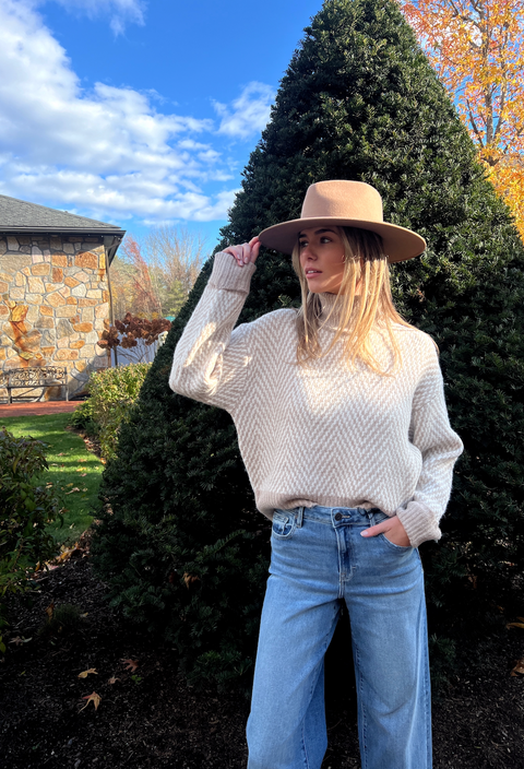 BALKAN FUNNEL NECK SWEATER