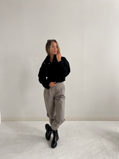Cropped & Cozy Sweatshirt