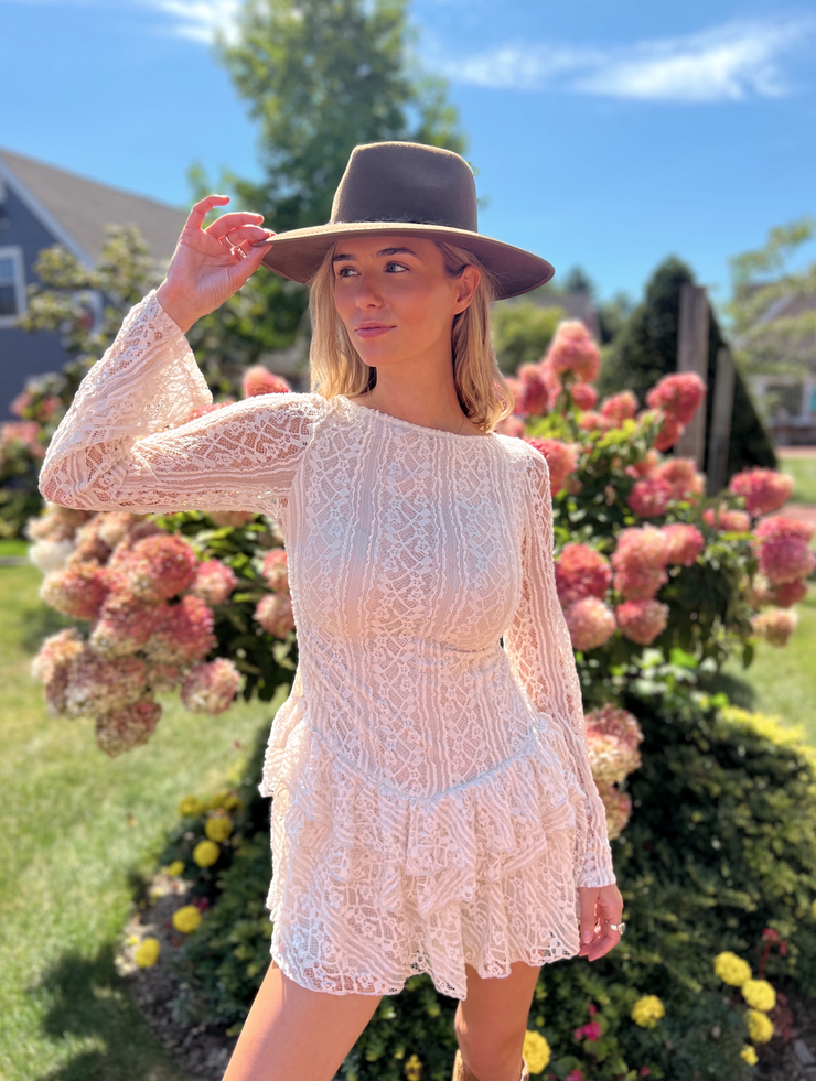 Tabby Lace Mini in Tea
