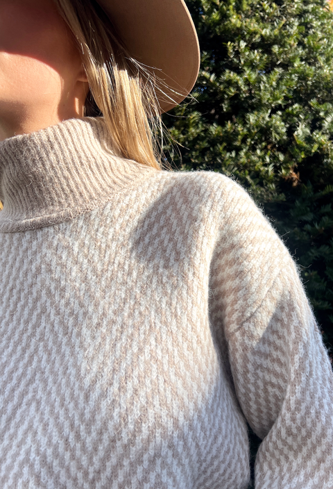 BALKAN FUNNEL NECK SWEATER
