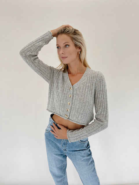 Back To The Button Crop - ShopTheCue