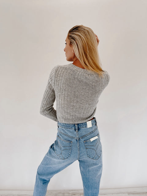 Back To The Button Crop - ShopTheCue